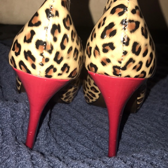 Anne Michelle Cheetah Heels - Picture 4 of 6